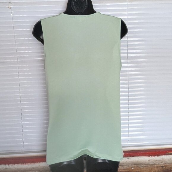 V-neck sleeveless blouse tank top light green medium GUC - Picture 2 of 5